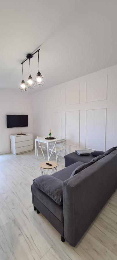44 - Apartamenty Siedlce - Nowy Apartament W Centrum Przy Ul Czerwonego Krzyza المظهر الخارجي الصورة