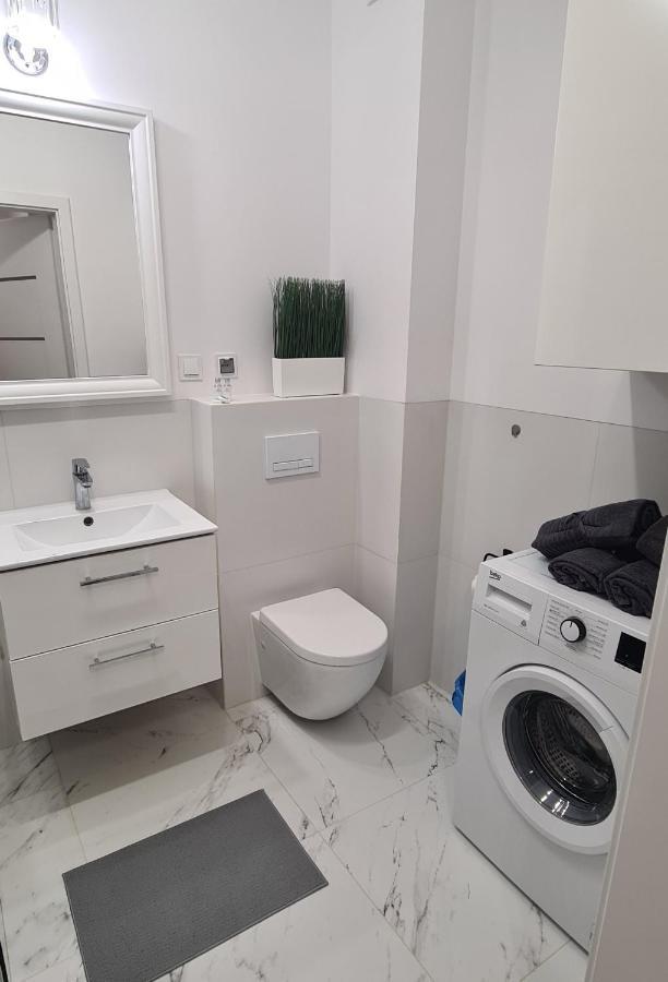 44 - Apartamenty Siedlce - Nowy Apartament W Centrum Przy Ul Czerwonego Krzyza المظهر الخارجي الصورة
